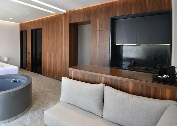 Rose N Stone, Queen, Luxury Apartamento Tínos