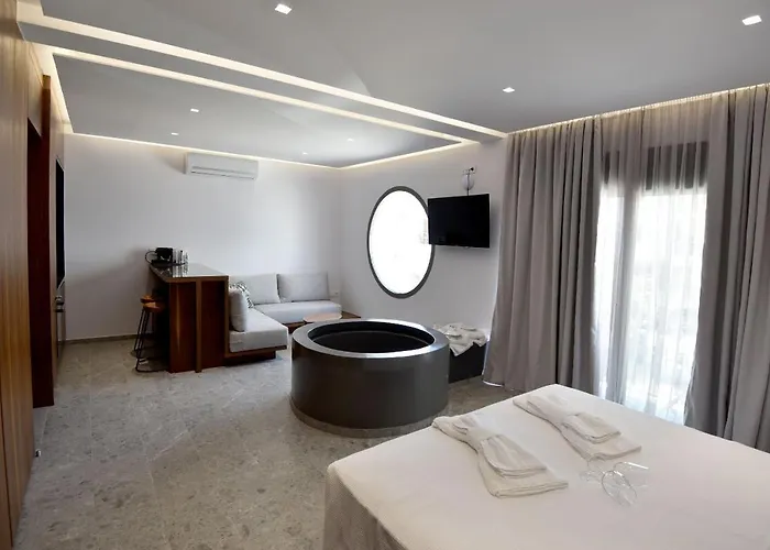 Rose N Stone, Queen, Luxury Tínos