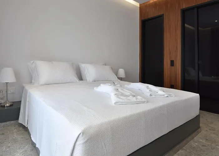 Rose N Stone, Queen, Luxury *